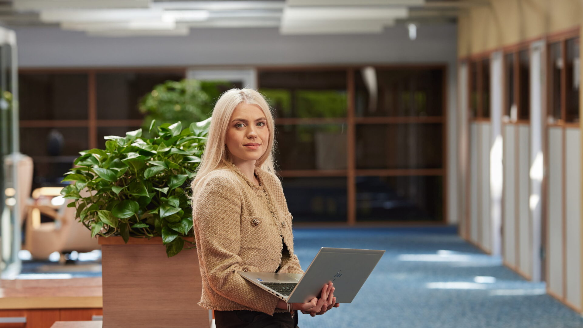 1Q5A3685-1-aspect-ratio-16-9