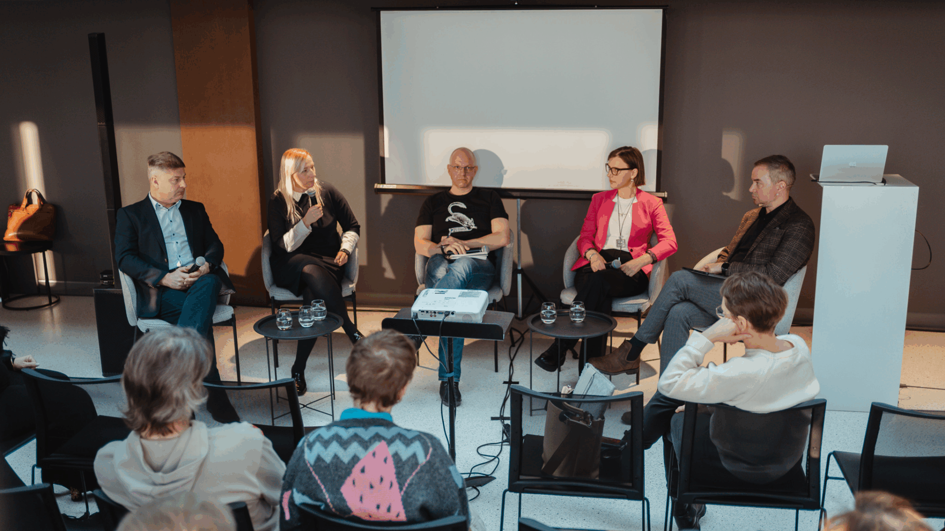 Baromeetri-paneel-aspect-ratio-16-9